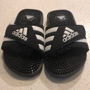 Near PERFECT condition kids ADIDAS slides
